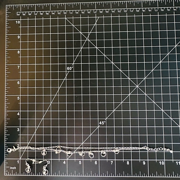 Avon Anklet & Earrings Rhinestone Set New in Box - Picture 3 of 6